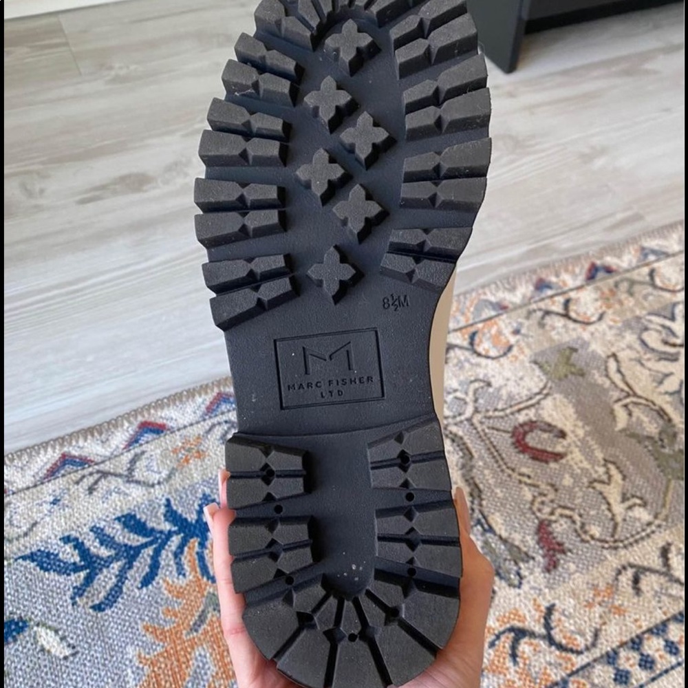 Women’s 8.5 Marc fisher White Platform Boots - Picture 10 of 10